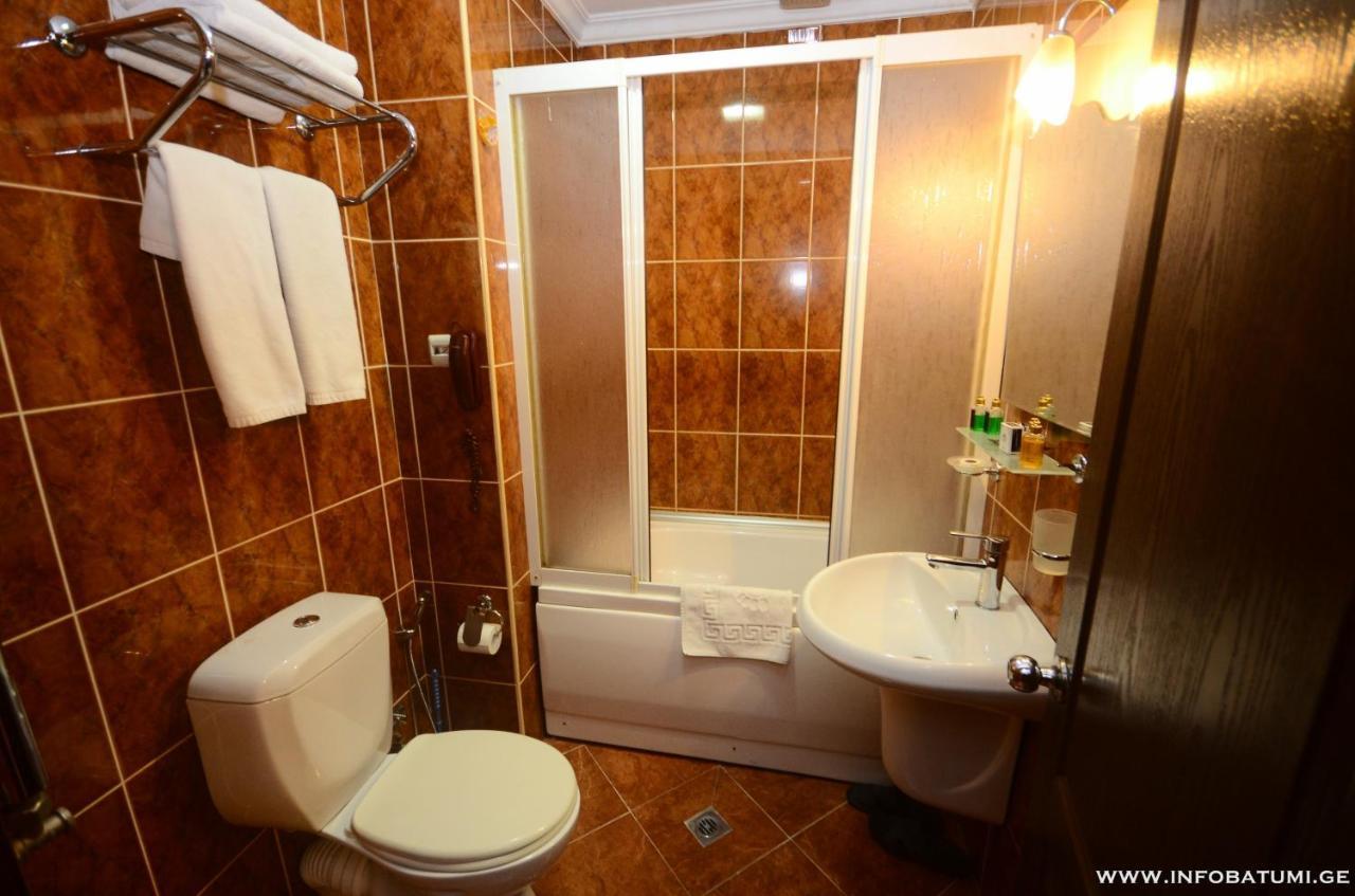 Hotel Istanbul Batumi Eksteriør bilde