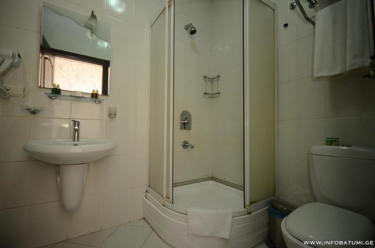 Hotel Istanbul Batumi Eksteriør bilde