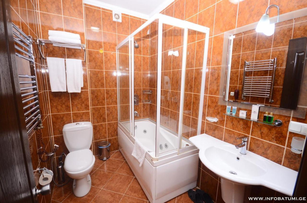 Hotel Istanbul Batumi Eksteriør bilde